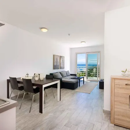 Apartmán In 39067 *